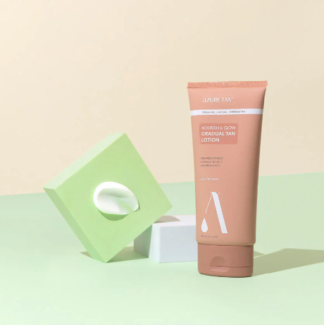 NOURISH & GLOW GRADUAL TAN LOTION - LIGHT/MEDIUM