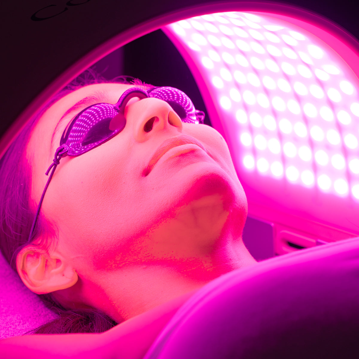 O COSMEDICS LED light therapy close up