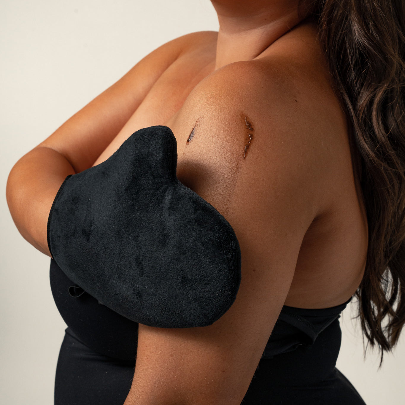 SELF Tan by O COSMEDICS Exfoliating Glove